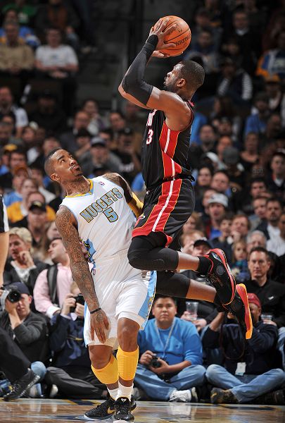 中国队紧追 中国队紧追